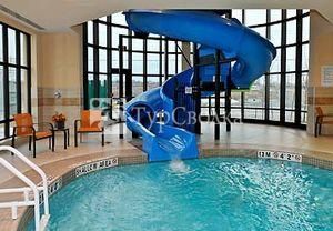 Courtyard Hotel Highway 401 Kingston 3*