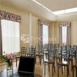 Econo Lodge City Centre 2*