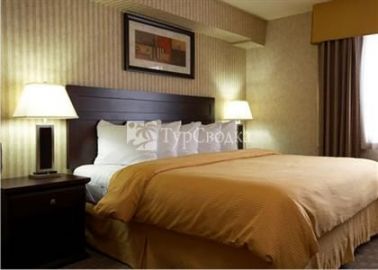 Quality Hotel & Suites Langley 3*