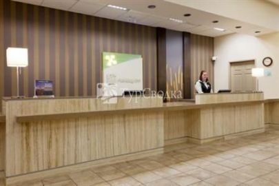 Holiday Inn Lethbridge 3*