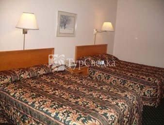 Howard Johnson Park Villa Motel 2*