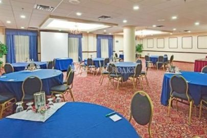 Holiday Inn Hotel & Suites Mississauga 3*