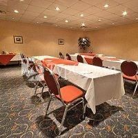 Park Inn & Suites Montreal Airport 2*