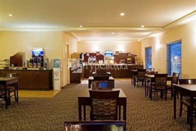 Holiday Inn Express Regina South 2*