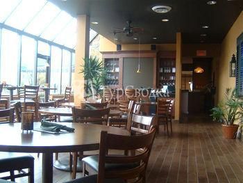 BEST WESTERN Guildwood Inn 3*