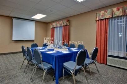 Holiday Inn Express Hotel & Suites Saskatoon 2*