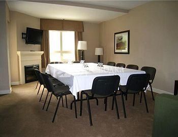 Executive Suites Garibaldi Springs Resort 3*