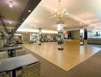 Howard Johnson Plaza Hotel Vancouver 3*