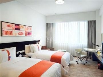 Holiday Inn Express Chengdu Gulou 3*