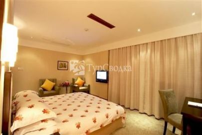 Huachen Holiday Hotel 3*