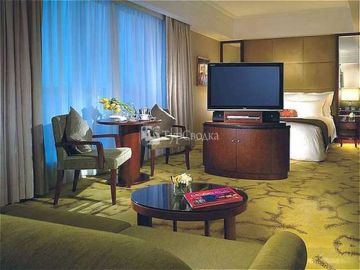 Langham Place 5*