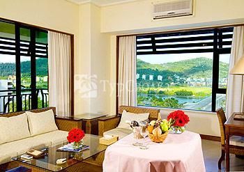 Hongzhou Eadry Resort Hotel 4*