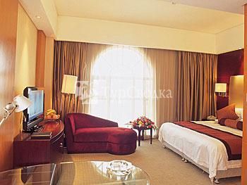 Days Hotel Honglou Shanghai 4*