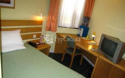 Home Inn (Shanghai Xujiahui Stadium) 2*