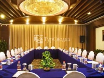 Urumqi Southern Airlines Pearl International Hotel 5*