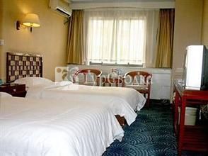 Starway Pacific Hotel 2*