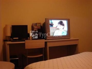 Holiday Star Hotel Yiwu 2*