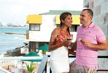 Decameron Maryland 3*