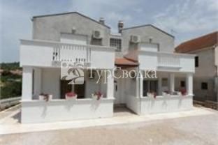 Apartments Mais Tisno 4*