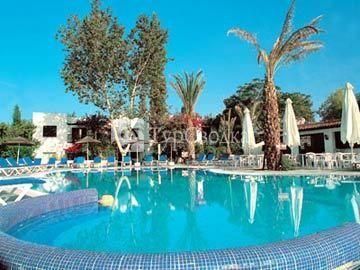 Paphos Gardens Apartment 3*