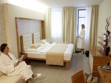 St. Joseph Royal Regent 4*