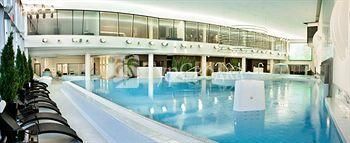 Meriton Grand Conference & Spa 4*
