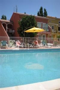 Court Inn Suites Avignon 2*