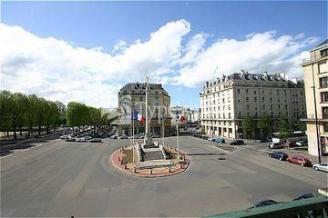 Holiday Inn Caen City Centre 2*