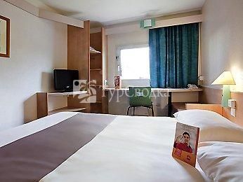 Ibis Issoire 2*