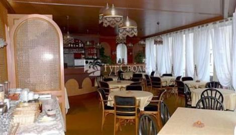 L'Imperial Hotel 2*