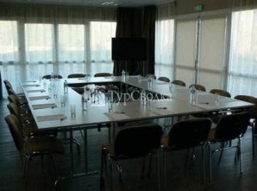 Brit Hotel L'Adresse 2*