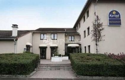 Kyriad MLV Saint-Thibault-des-Vignes Hotel 2*