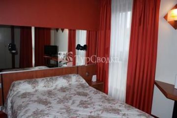 Airport Hotel Toulouse 3*