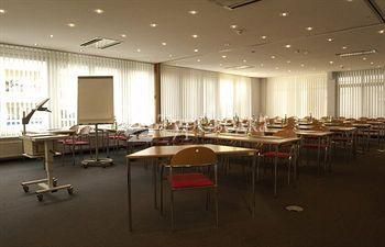 City Hotel Frankfurt Bad Vilbel 4*