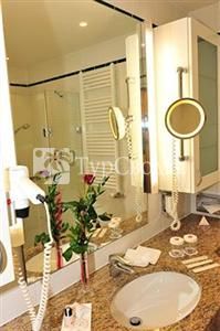 Ramada Plaza City Centre Hotel & Suites 4*