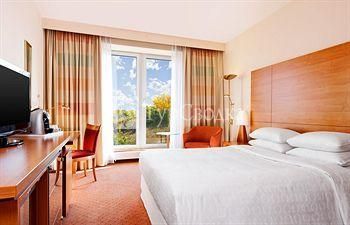 Sheraton Dusseldorf Airport Hotel 4*