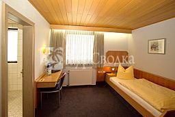 Am Rosenbad 3*