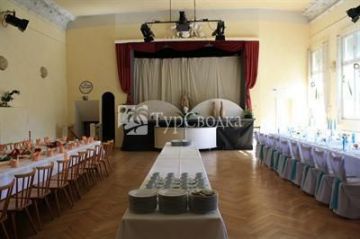 Weisses Ross Garni Hotel 3*