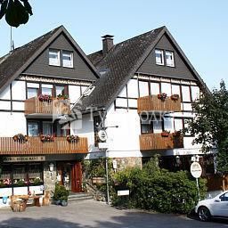 Landhotel Am Schloss 3*