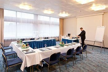 Maritim Strandhotel 4*