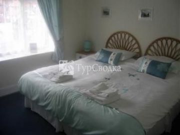 Seashells Guest House 1*