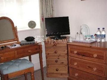 Burpham Country House Hotel 4*