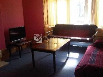 Flat 5 Cathedral Road Cardiff 3*