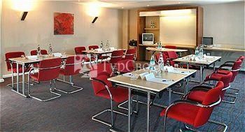 Holiday Inn Express Doncaster 3*