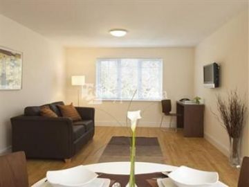 SACO Apartments Farnborough 4*