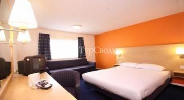 Travelodge Newbury Tot Hill Farnborough 2*