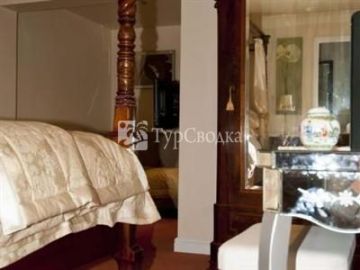 Cleavers Lyng 16th Century Country House 4*