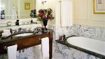 Four Seasons Hotel Hampshire Hook 5*
