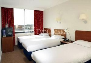 BEST WESTERN Gatwick Moat House 3*