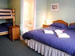 Corner House Hotel Horley 4*